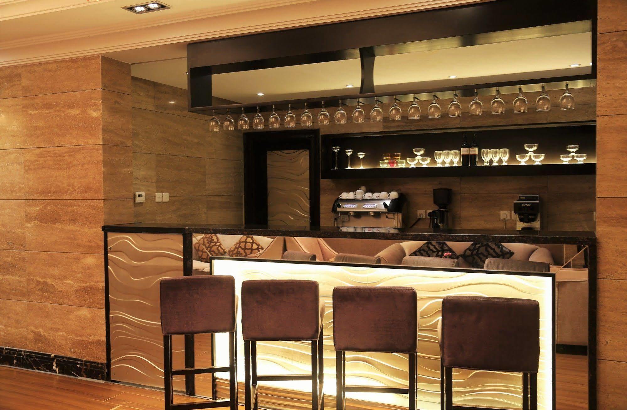 Boudl Kuwait Al Fahahil Aparthotel Kuwait City Exterior foto